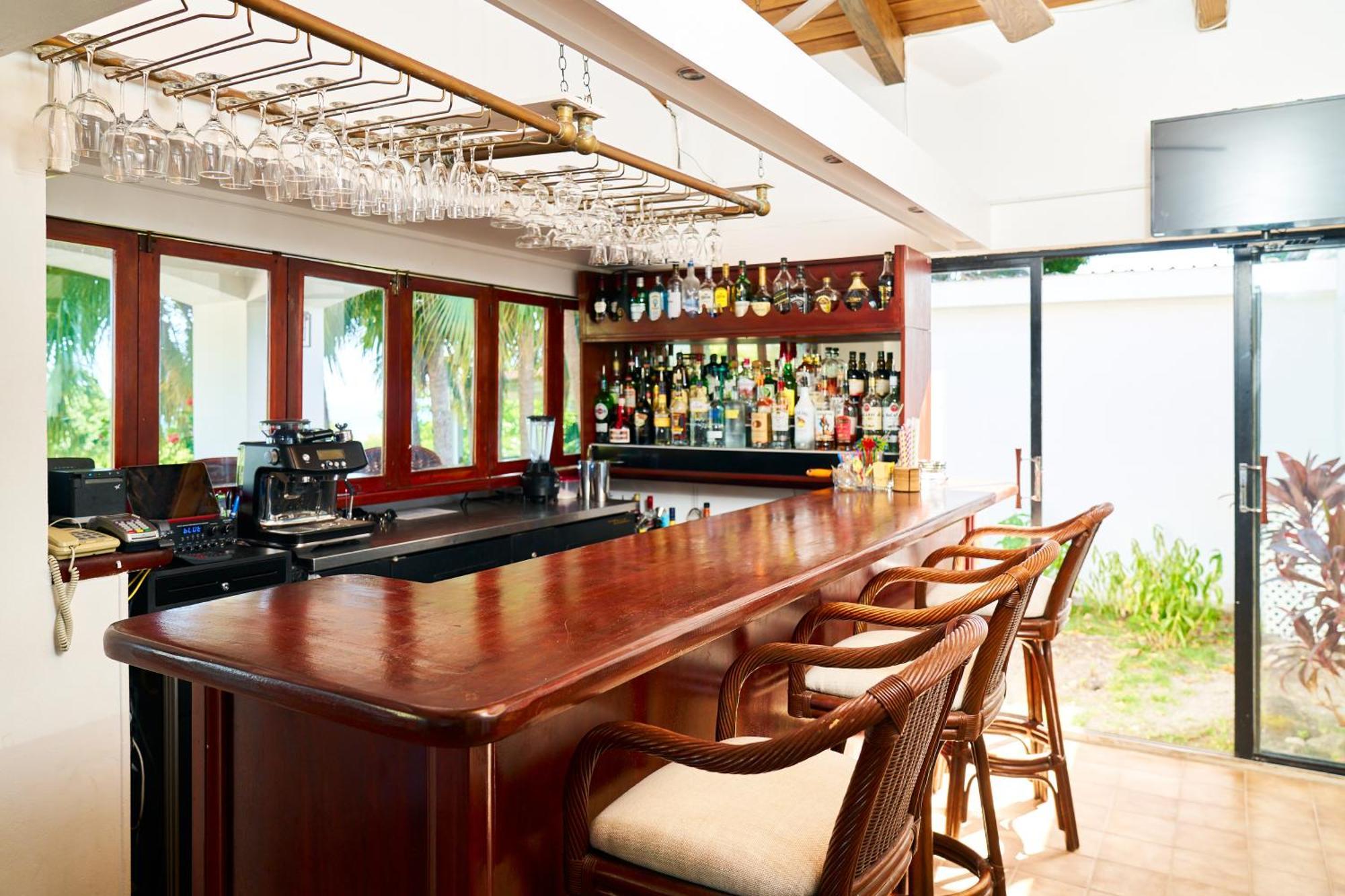 Mount Nevis Hotel Luaran gambar