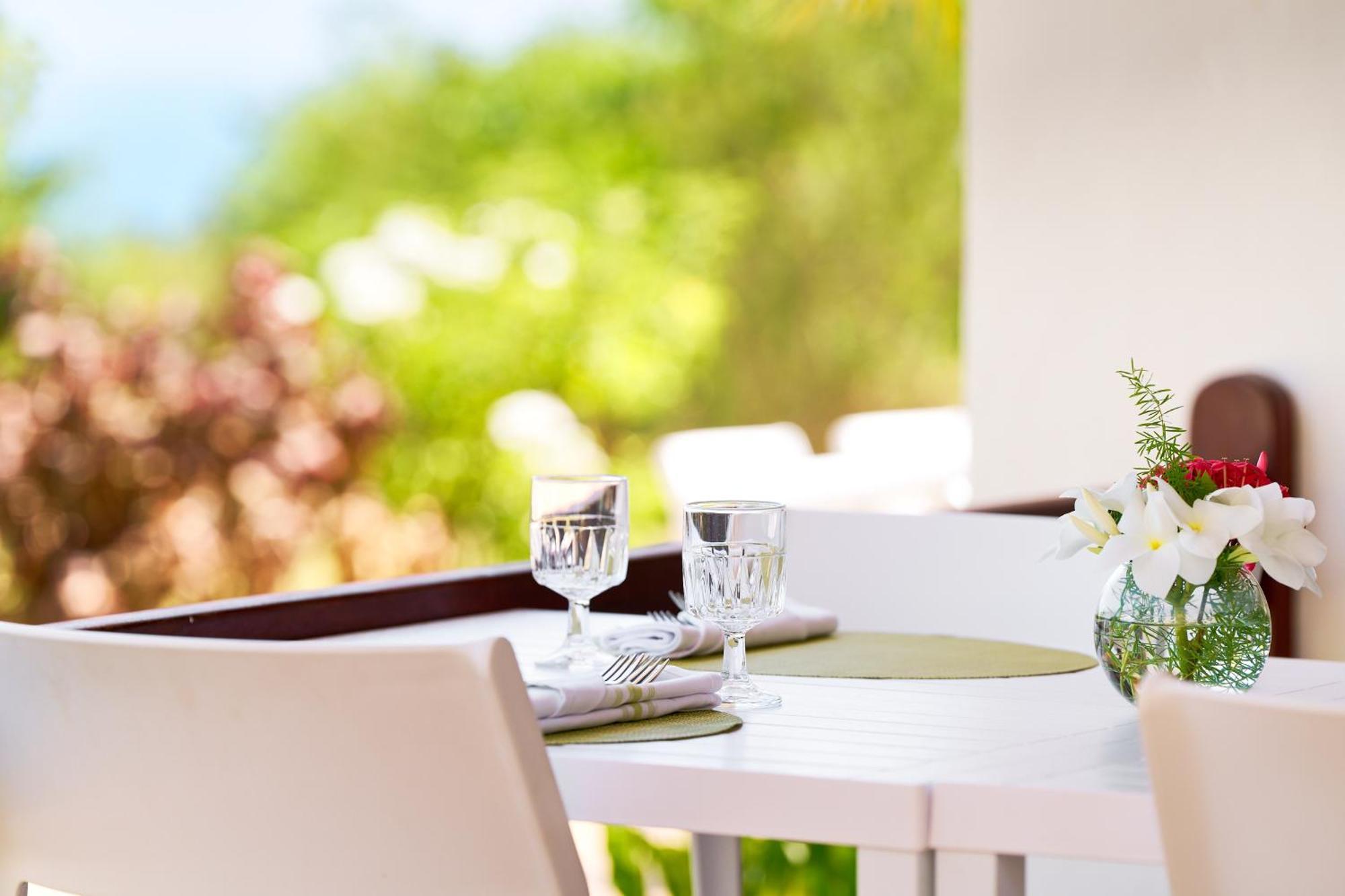 Mount Nevis Hotel Luaran gambar