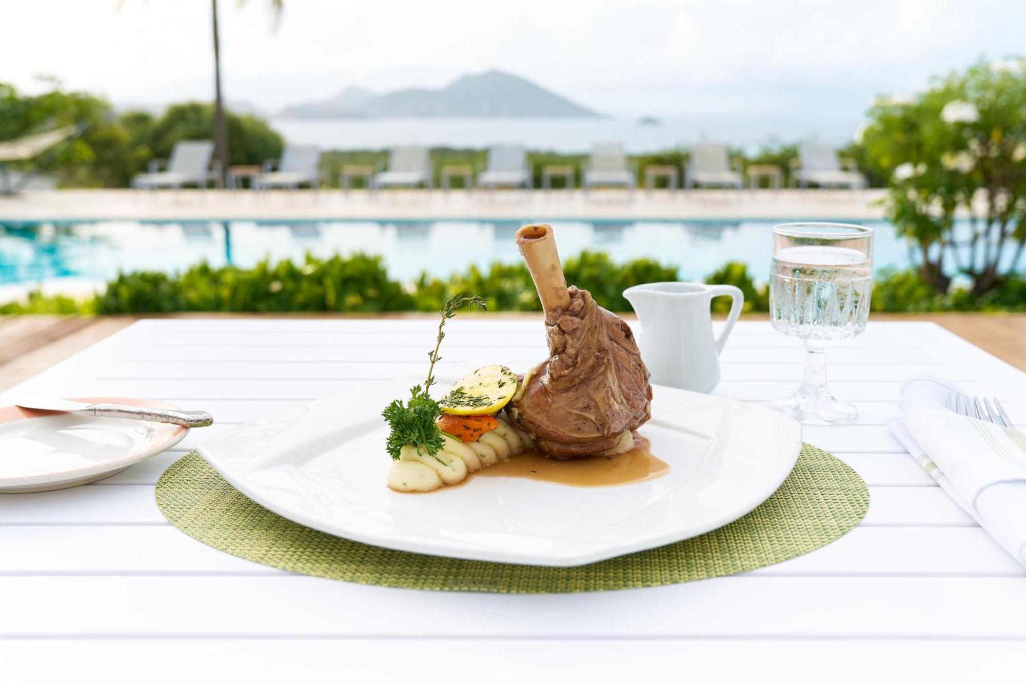 Mount Nevis Hotel Luaran gambar