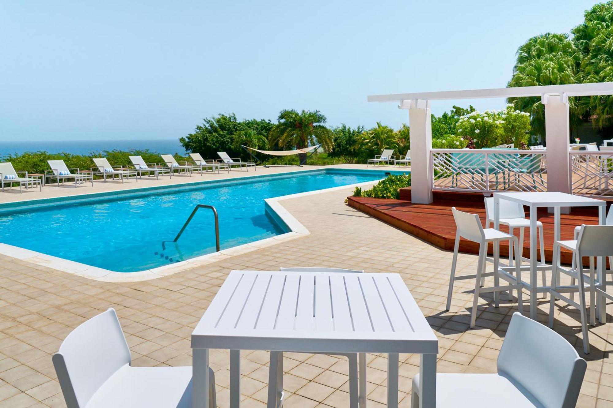Mount Nevis Hotel Luaran gambar